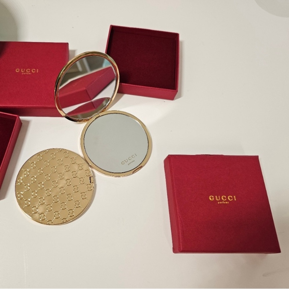 Gucci Gold and Red boxed Compact Mirror (1 Gucci boxed compact mirror)